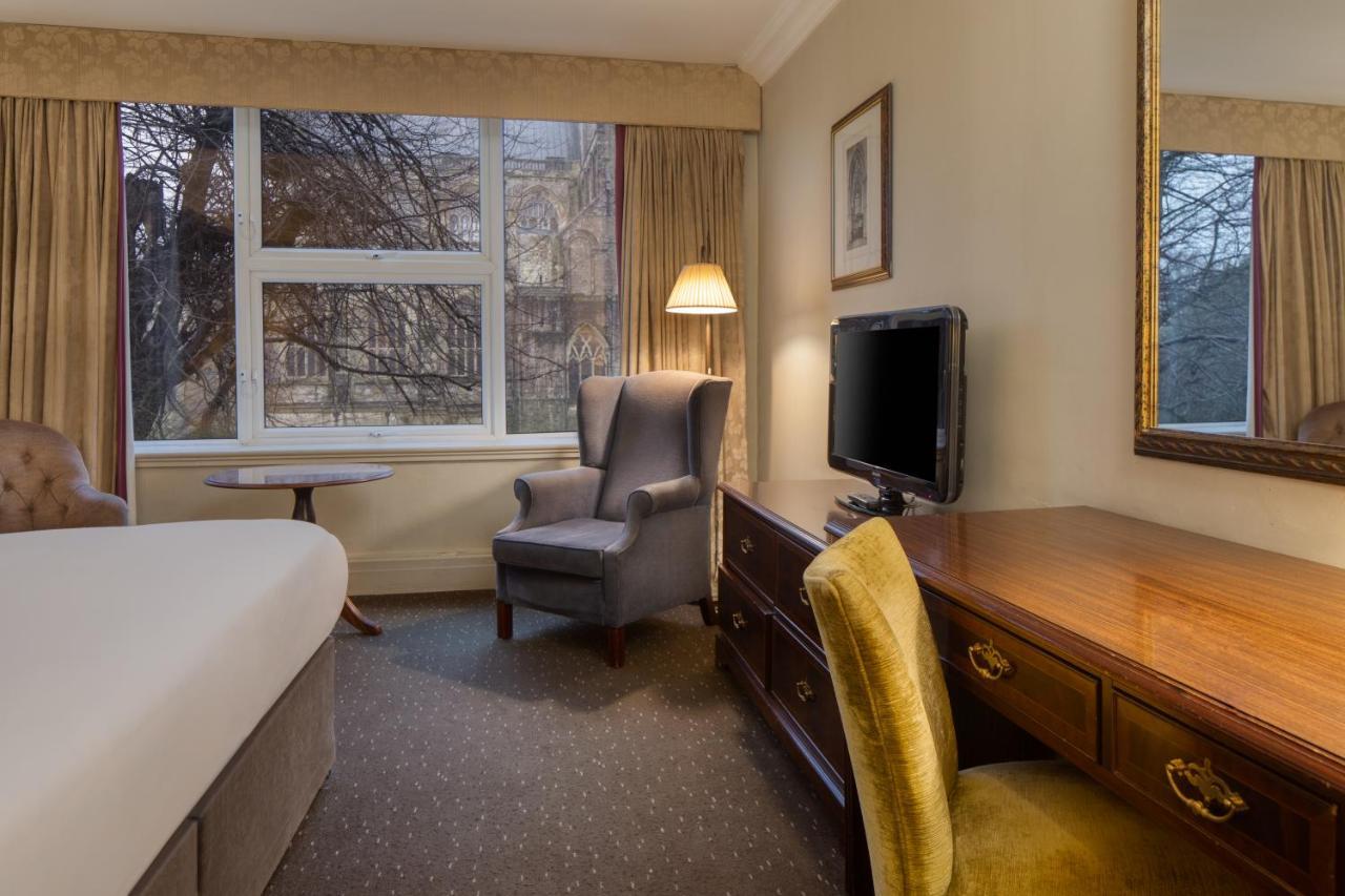 Mercure Winchester Wessex Hotel Bagian luar foto