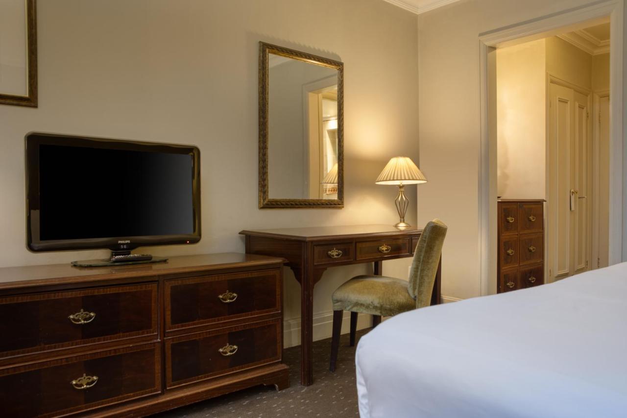 Mercure Winchester Wessex Hotel Bagian luar foto